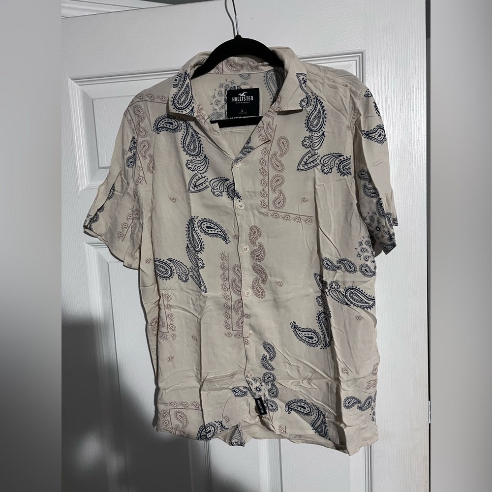 Hollister men’s size large button up